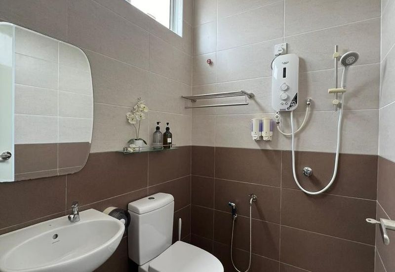 2.5 Storey Terrace House (Corner Lot), Ujong Pasir, Melaka Town Area