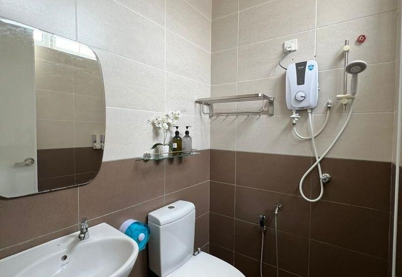 2.5 Storey Terrace House (Corner Lot), Ujong Pasir, Melaka Town Area