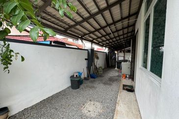 2.5 Storey Terrace House (Corner Lot), Ujong Pasir, Melaka Town Area