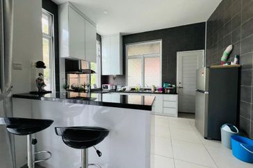 2.5 Storey Terrace House (Corner Lot), Ujong Pasir, Melaka Town Area