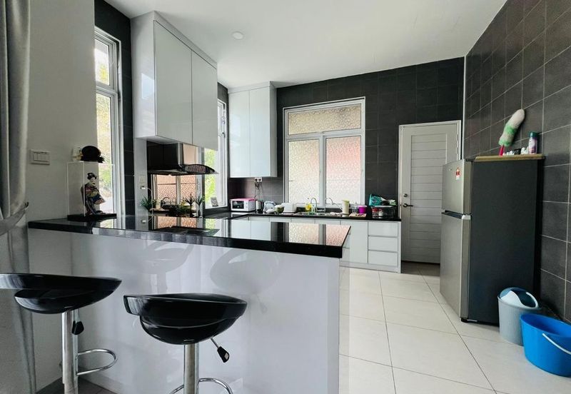 2.5 Storey Terrace House (Corner Lot), Ujong Pasir, Melaka Town Area