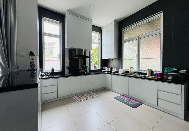 2.5 Storey Terrace House (Corner Lot), Ujong Pasir, Melaka Town Area