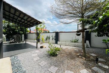 2.5 Storey Terrace House (Corner Lot), Ujong Pasir, Melaka Town Area