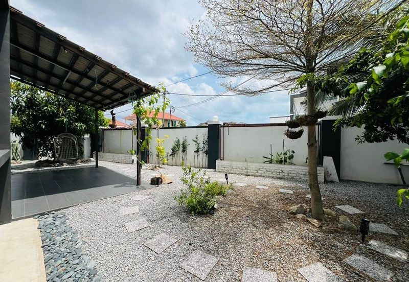 2.5 Storey Terrace House (Corner Lot), Ujong Pasir, Melaka Town Area