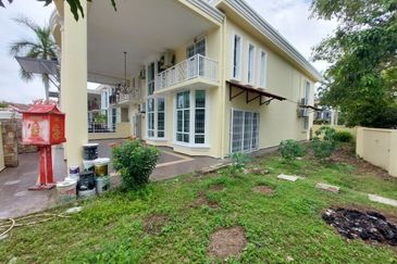 FREEHOLD Double Storey Terrace House (Corner Lot) , Taman Merbok , Bukit Katil , Ayer Keroh Melaka