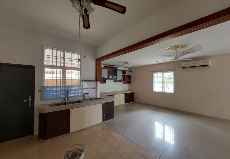 FREEHOLD Double Storey Terrace House (Corner Lot) , Taman Merbok , Bukit Katil , Ayer Keroh Melaka