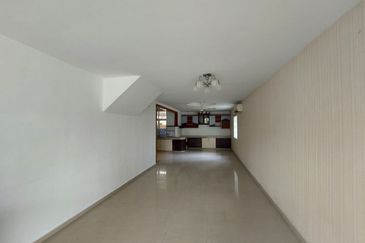 FREEHOLD Double Storey Terrace House (Corner Lot) , Taman Merbok , Bukit Katil , Ayer Keroh Melaka