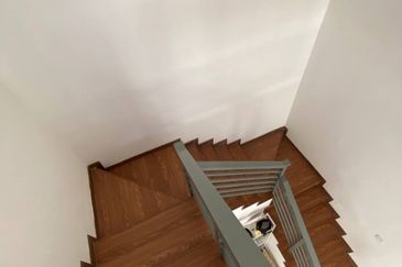 [MALAY RESERVED] 2 Storey Semi Detached Taman Puncak D'Villa Sungai Buloh