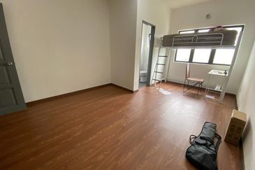 [MALAY RESERVED] 2 Storey Semi Detached Taman Puncak D'Villa Sungai Buloh