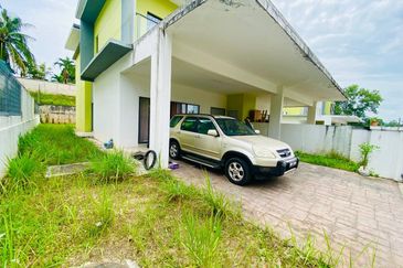 [MALAY RESERVED] 2 Storey Semi Detached Taman Puncak D'Villa Sungai Buloh