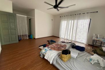 [MALAY RESERVED] 2 Storey Semi Detached Taman Puncak D'Villa Sungai Buloh