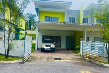 [MALAY RESERVED] 2 Storey Semi Detached Taman Puncak D'Villa Sungai Buloh
