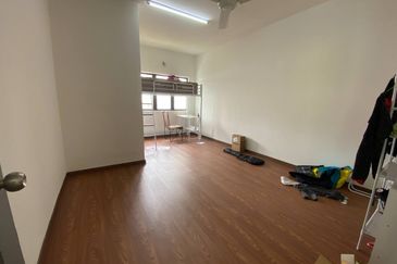 [MALAY RESERVED] 2 Storey Semi Detached Taman Puncak D'Villa Sungai Buloh