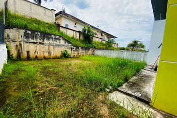 [MALAY RESERVED] 2 Storey Semi Detached Taman Puncak D'Villa Sungai Buloh