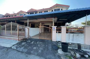[FOR SALE][BELOW MARKET] END LOT TERES 2 TINGKAT PANTAI REMIS