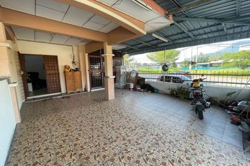 [FOR SALE][BELOW MARKET] END LOT TERES 2 TINGKAT PANTAI REMIS