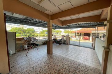 [FOR SALE][BELOW MARKET] END LOT TERES 2 TINGKAT PANTAI REMIS