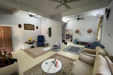 [FOR SALE][BELOW MARKET] END LOT TERES 2 TINGKAT PANTAI REMIS