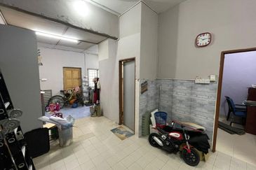 [FOR SALE][BELOW MARKET] END LOT TERES 2 TINGKAT PANTAI REMIS