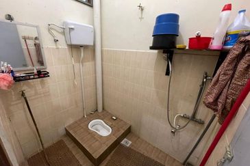 [FOR SALE][BELOW MARKET] END LOT TERES 2 TINGKAT PANTAI REMIS