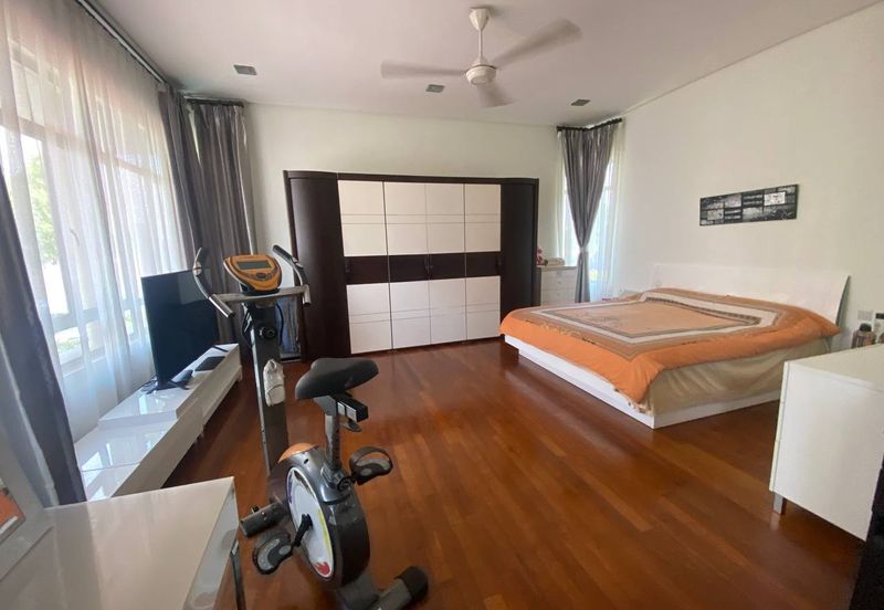 Changkat Kiara Surya