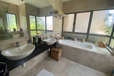 Changkat Kiara Surya