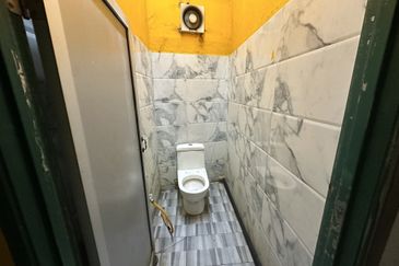 2 Combining 3 Storey Shoplot @ Town Area, Alor Setar, Kedah