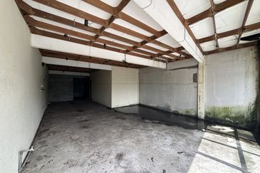 2 Combining 3 Storey Shoplot @ Town Area, Alor Setar, Kedah