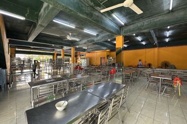 2 Combining 3 Storey Shoplot @ Town Area, Alor Setar, Kedah