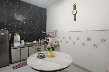 Bandar Laguna Merbok