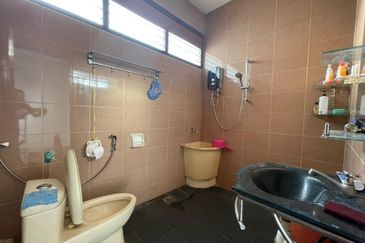 (75C) JALAN TANJUNG BENDAHARA