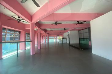 4 Storey Shoplot Corner Lot For Rent, Kompleks Tunku Yaacob, Alor Setar