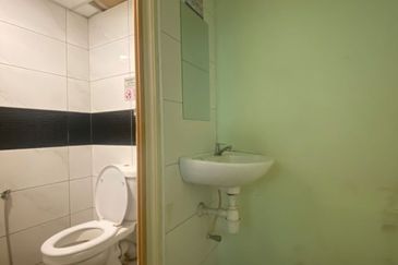 4 Storey Shoplot Corner Lot For Rent, Kompleks Tunku Yaacob, Alor Setar