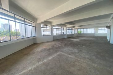 4 Storey Shoplot Corner Lot For Rent, Kompleks Tunku Yaacob, Alor Setar