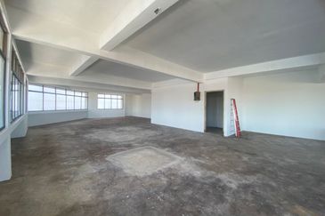 4 Storey Shoplot Corner Lot For Rent, Kompleks Tunku Yaacob, Alor Setar