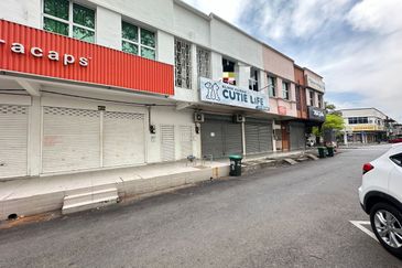 Double Storey Shoplot For Sale, Taman Suria 2, Jitra, Kedah, Facing Road
