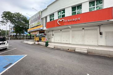 Double Storey Shoplot For Sale, Taman Suria 2, Jitra, Kedah, Facing Road