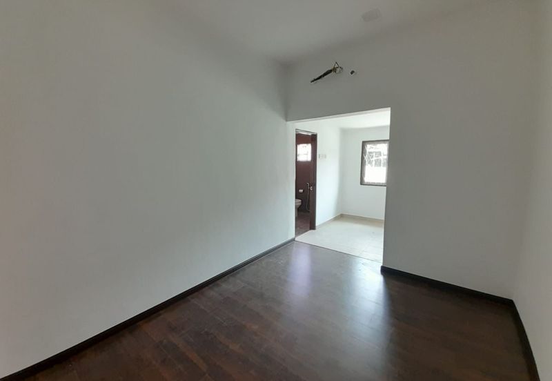 TAMAN SRI TAMAN (BERSATU)