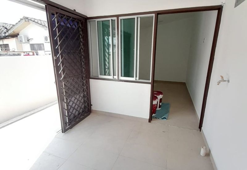 TAMAN SRI TAMAN (BERSATU)