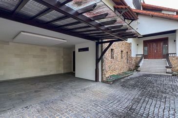 2 storey bungalow Balinese concept @ Kota Damansara