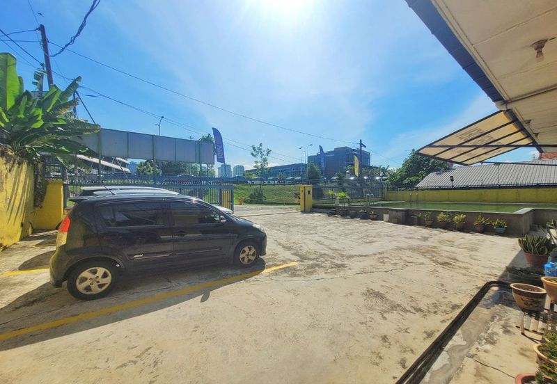 Jalan Universiti (Jalan Prof Diraja Ungku Aziz)