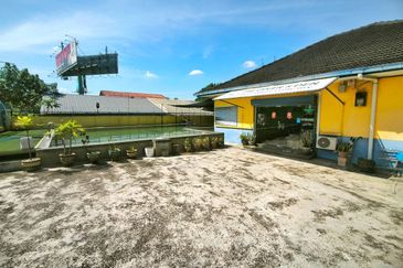 Jalan Universiti (Jalan Prof Diraja Ungku Aziz)