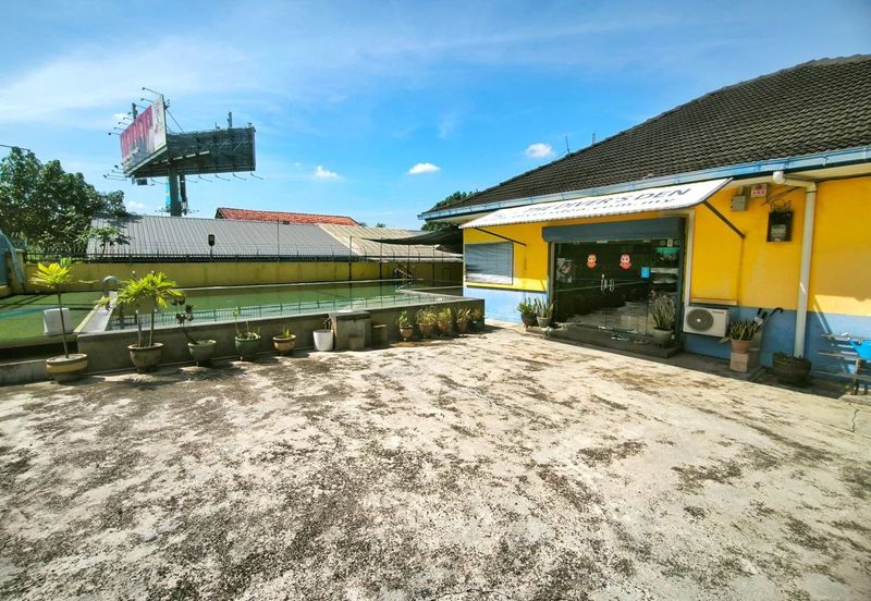 Jalan Universiti (Jalan Prof Diraja Ungku Aziz)