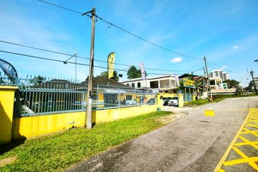 Jalan Universiti (Jalan Prof Diraja Ungku Aziz)