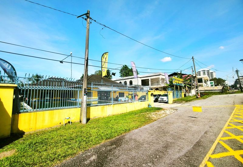 Jalan Universiti (Jalan Prof Diraja Ungku Aziz)