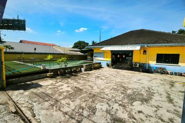 Jalan Universiti (Jalan Prof Diraja Ungku Aziz)