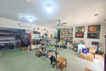 Jalan Universiti (Jalan Prof Diraja Ungku Aziz)