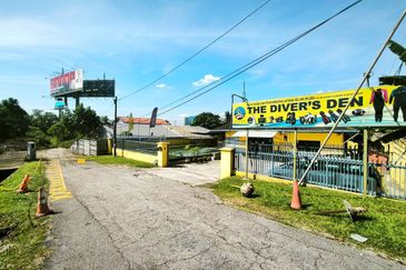 Jalan Universiti (Jalan Prof Diraja Ungku Aziz)