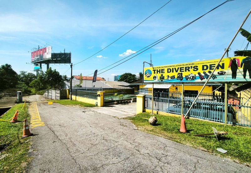 Jalan Universiti (Jalan Prof Diraja Ungku Aziz)