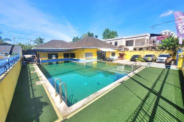 Jalan Universiti (Jalan Prof Diraja Ungku Aziz)